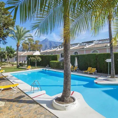 2 Bedroom Next To Porto マルベーリャ