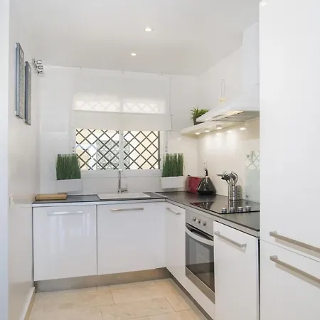 2 Bedroom Next To Porto Marbella