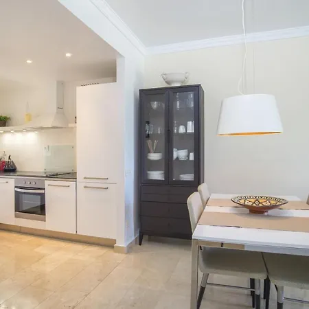 Apartment 2 Bedroom Next To Porto Marbella