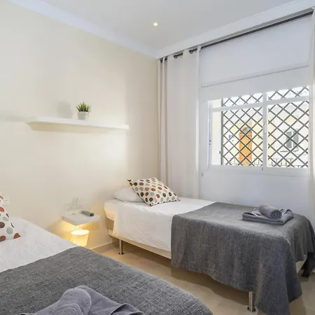 2 Bedroom Next To Porto Apartment *