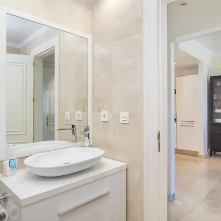 Apartment 2 Bedroom Next To Porto *